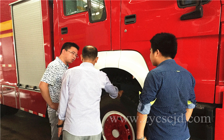 参观消防车 参观消防车